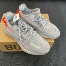 Yeezy Boost 350 V2 42,5