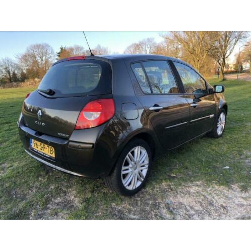 Renault Clio 1.6 16V initiale 5-DRS AUT E4 2006 Bruin