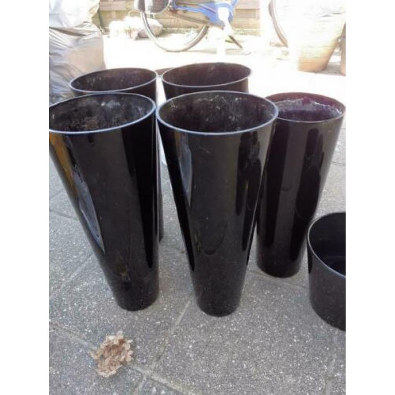 te koop mooie hoogglans hoge potten zwart en wit