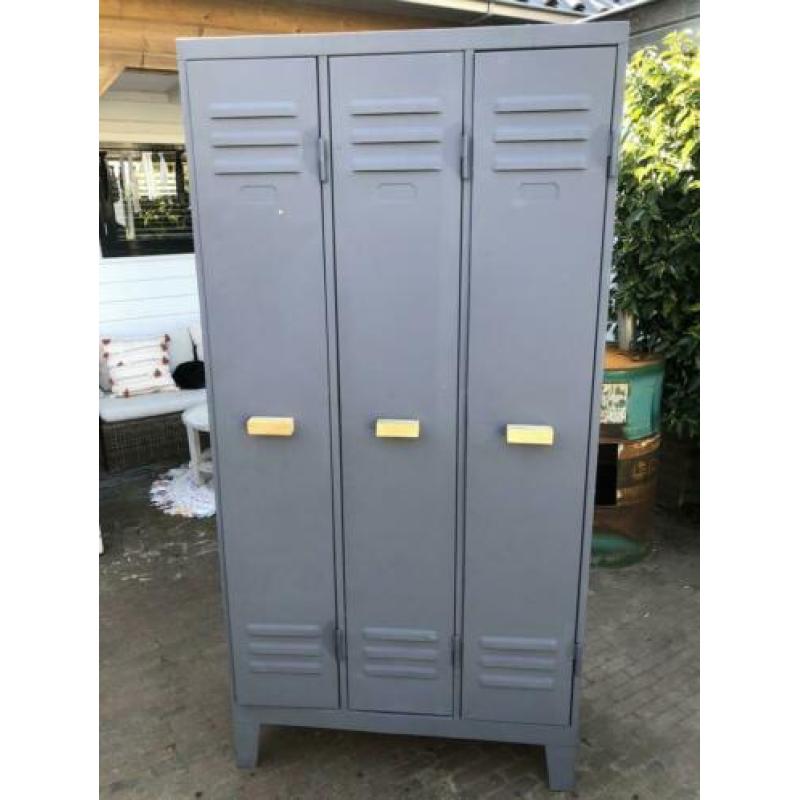 Grijze Locker / kinderkleedingkast