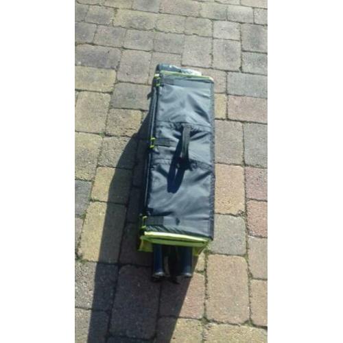 Zeer netjes BAMBINO campingbedje (zwart/geel)