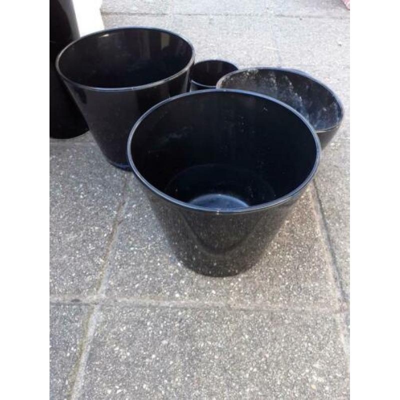 te koop mooie hoogglans hoge potten zwart en wit