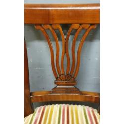 set van 4 klassiek kersenhouten armstoelen