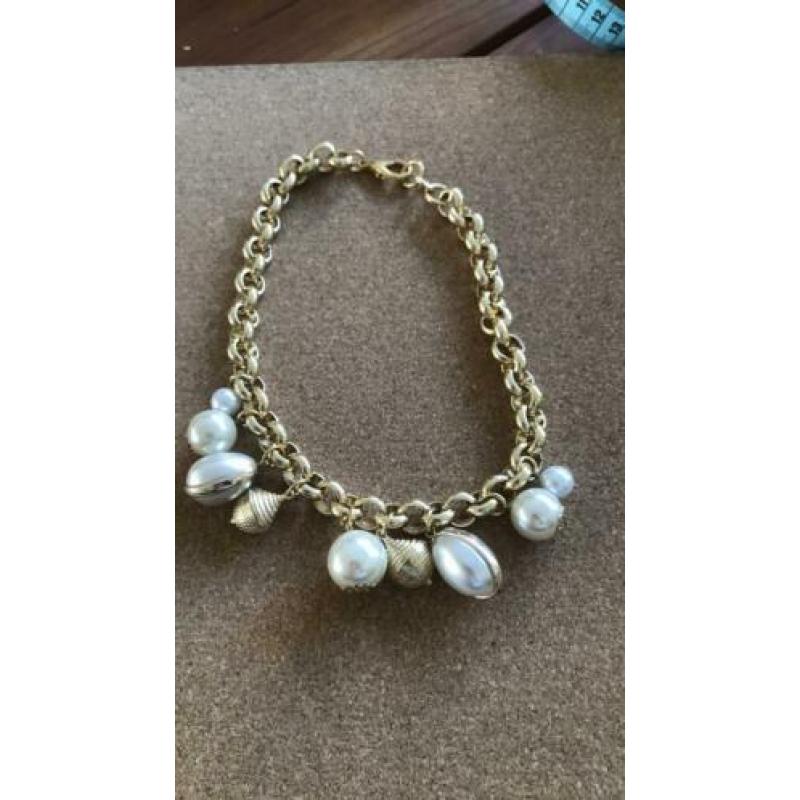 Goudkleurige ketting