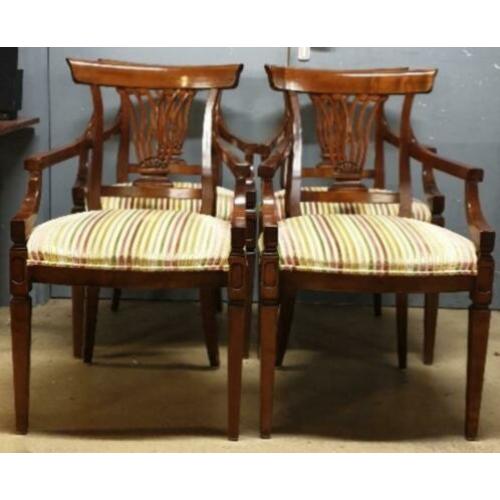 set van 4 klassiek kersenhouten armstoelen
