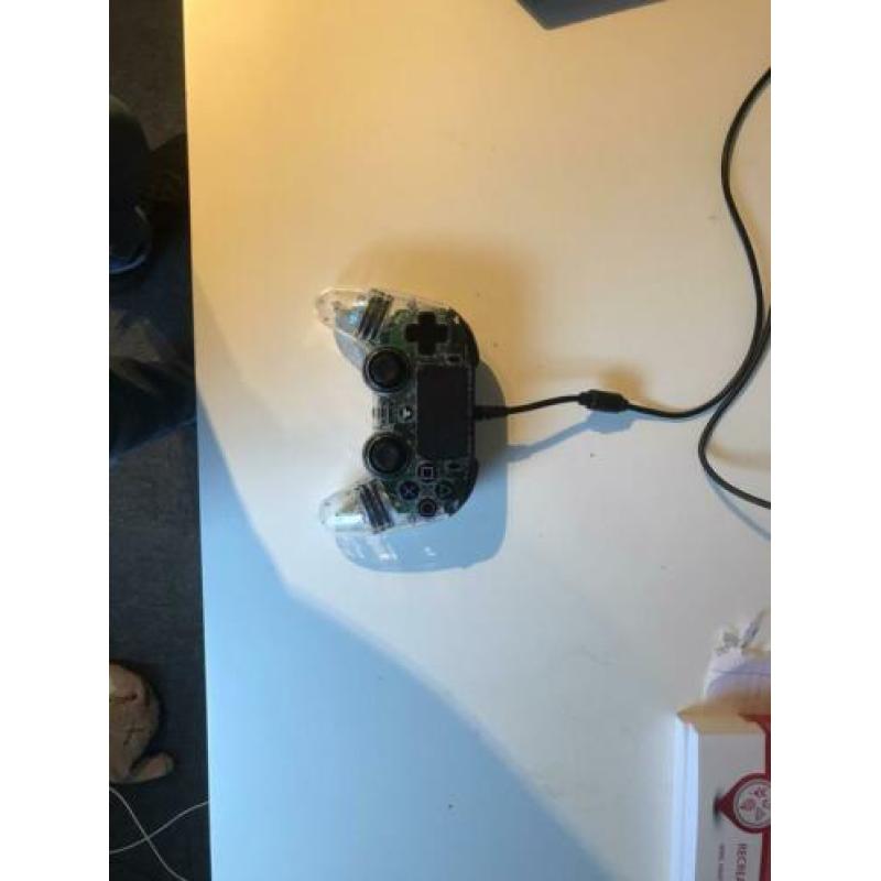 Nacon controler wired illuminated
