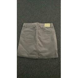 Esprit ribfluweel grijs rokje mt 32