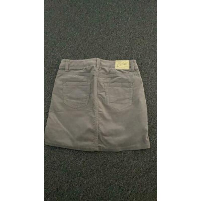 Esprit ribfluweel grijs rokje mt 32