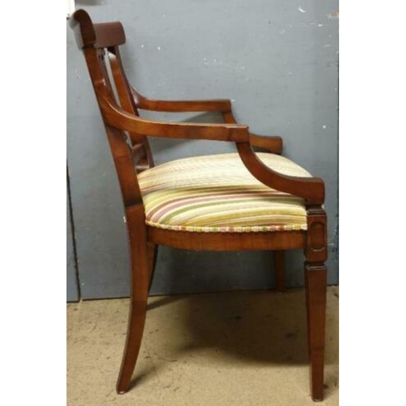 set van 4 klassiek kersenhouten armstoelen