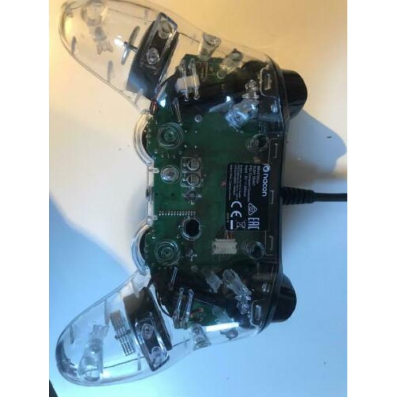 Nacon controler wired illuminated