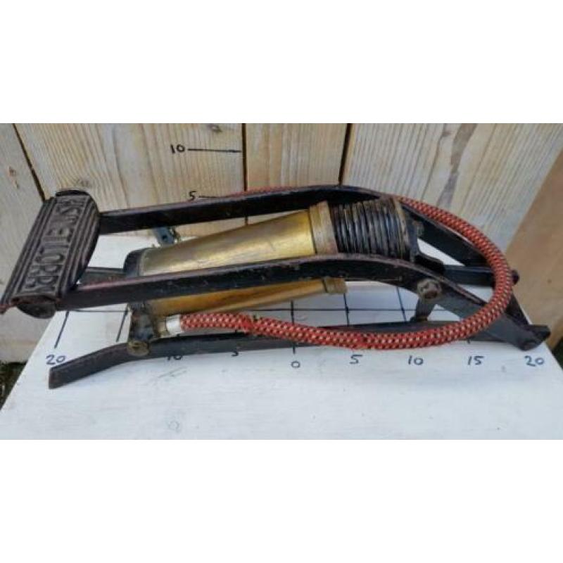 Antieke Kismet autopomp