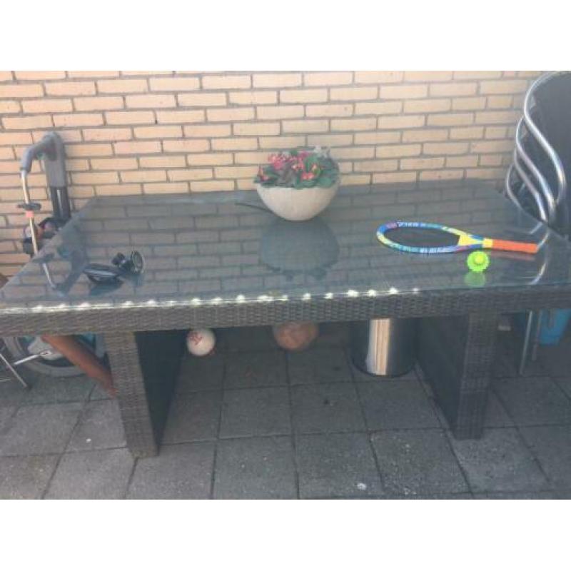Tuin tafels mogelijk met 6 stoelen