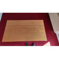Lundia eettafel (opknapper ) gratis af te halen