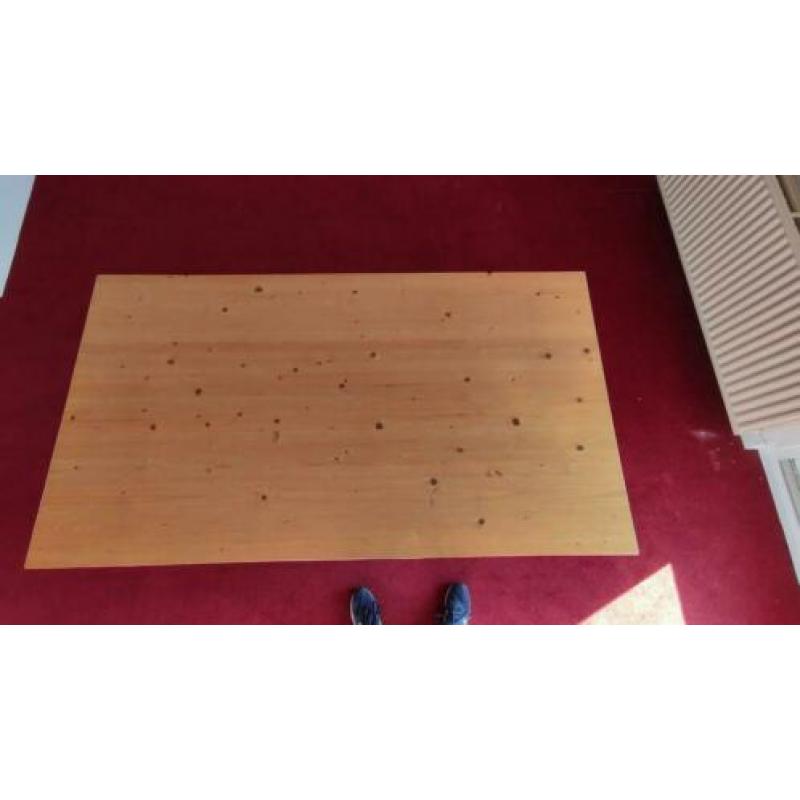 Lundia eettafel (opknapper ) gratis af te halen