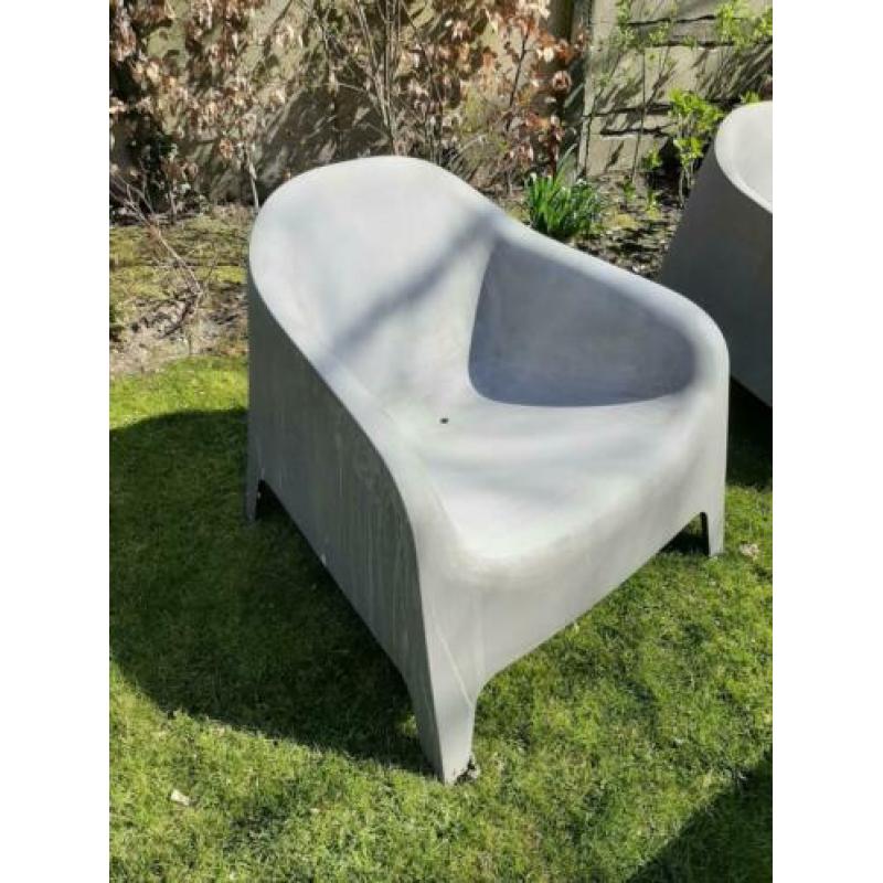 Lounge stoelen en terrastafel