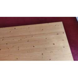 Lundia eettafel (opknapper ) gratis af te halen