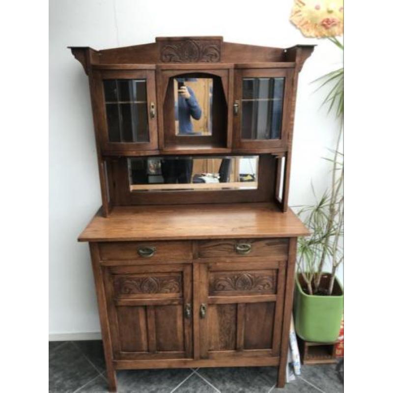 Antieke buffet Kast