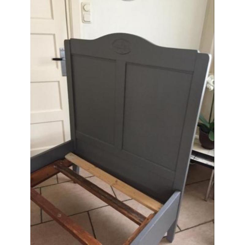 Antiek eiken bed 2m x 1m