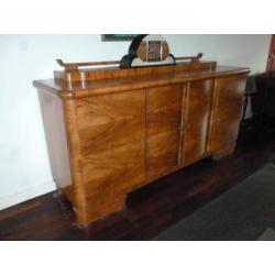 Art Deco /Art Nouveau dressoir in noten- en wortelhout
