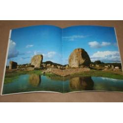 Oude uitgave over Carnac Frankrijk - O.a. over megalieten !!