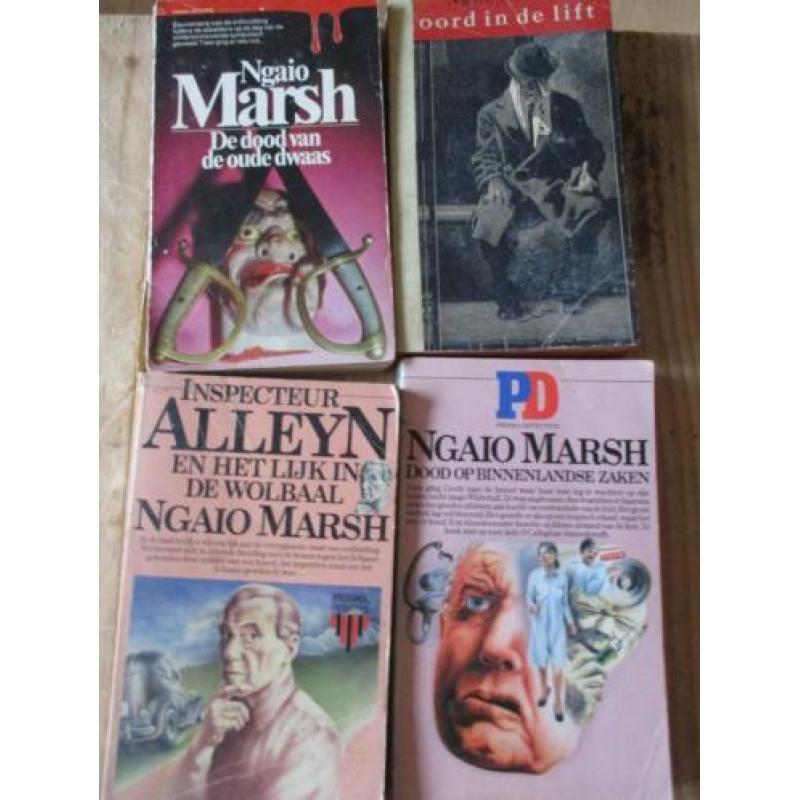 Marsh, Ngaio. 11 Detectives.