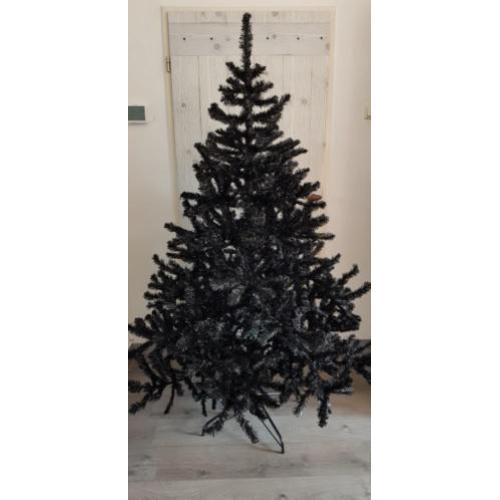 Mooie zwarte volle kerstboom 1.80 cm. vlamwerend