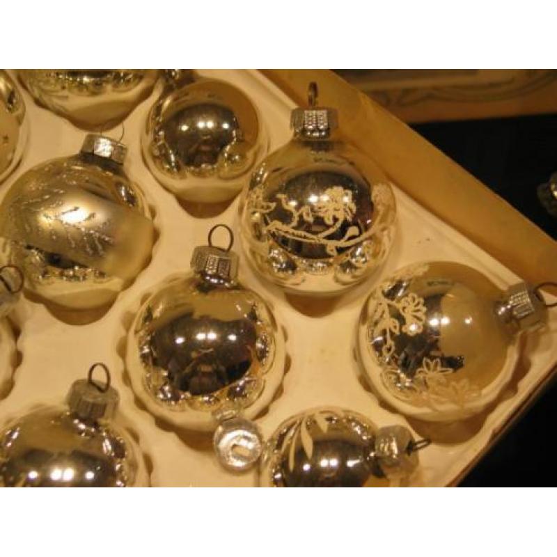 16 oude kerstballen in orginele oude doos zilverglas gdr etc