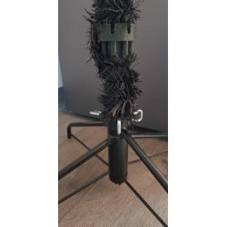 Mooie zwarte volle kerstboom 1.80 cm. vlamwerend