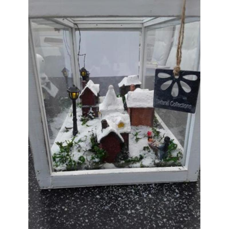 Kersttafreel in glazen kistje