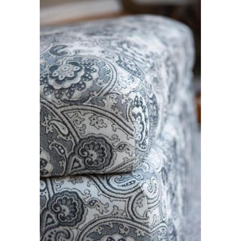 Montel Hocker met trendy bloemmotief