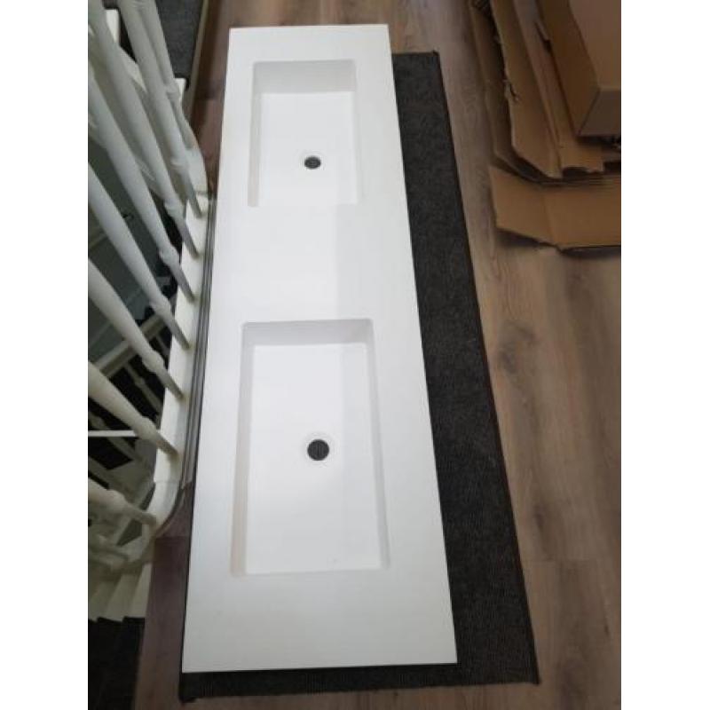 strakke luxe dubbele wastafel corian mat wit