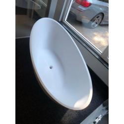 Solid Surface vrijstaand bad type 2 1860x820x590 NIEUW €1800