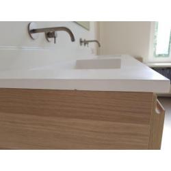 strakke luxe dubbele wastafel corian mat wit