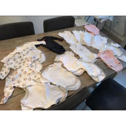 Kledingpakket met rompers maat 50/56
