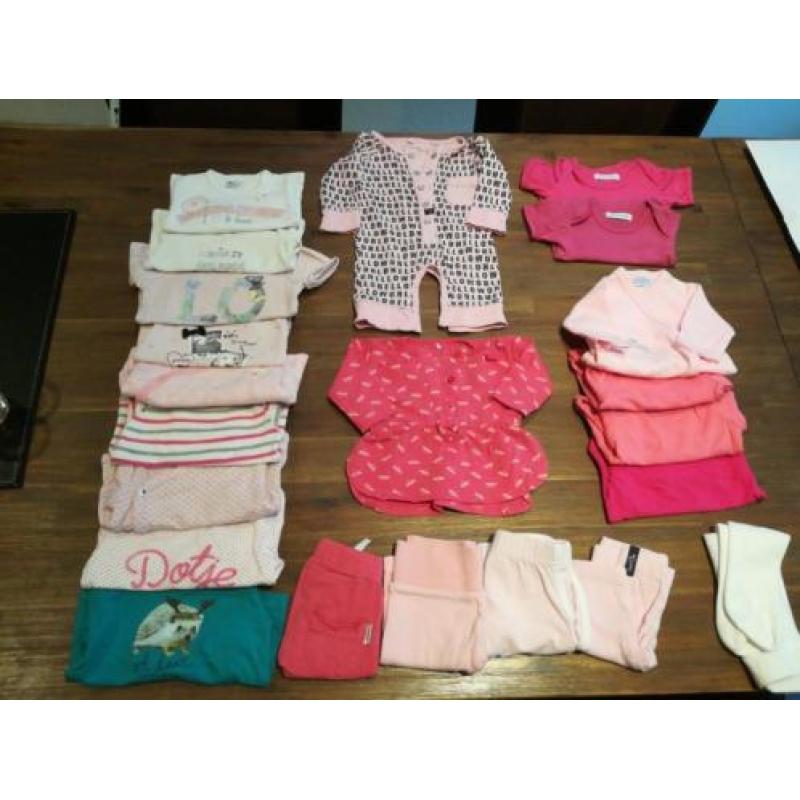 Mooi pakket voor een meisje, maat 50, 22 items