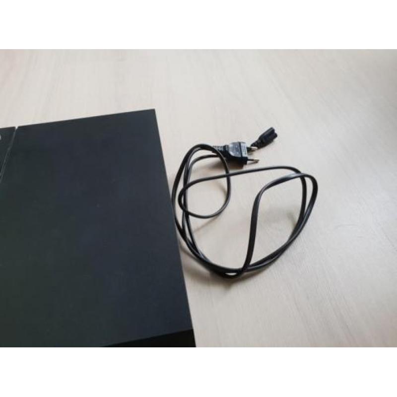PlayStation 4 500gb met één controller met oplaadock