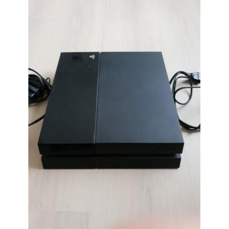 PlayStation 4 500gb met één controller met oplaadock