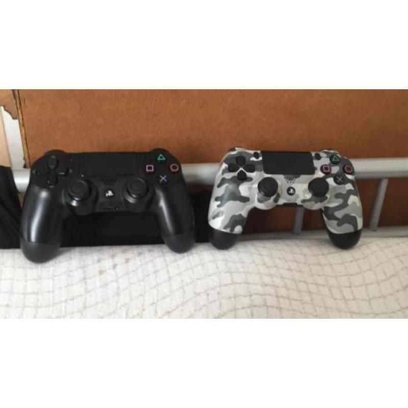 Ps4 met 1 controler en 5 spelletjes!!