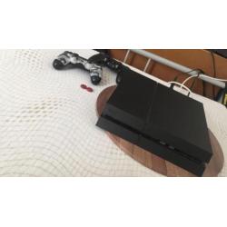 Ps4 met 1 controler en 5 spelletjes!!