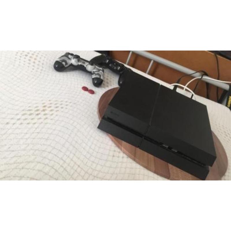 Ps4 met 1 controler en 5 spelletjes!!