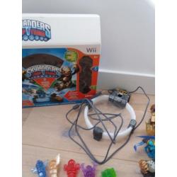 Skylanders Trap Team starterpack voor Nintendo Wii + extra's