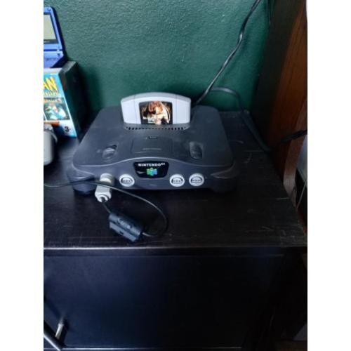 Te koop n64 met 1 game en kabels