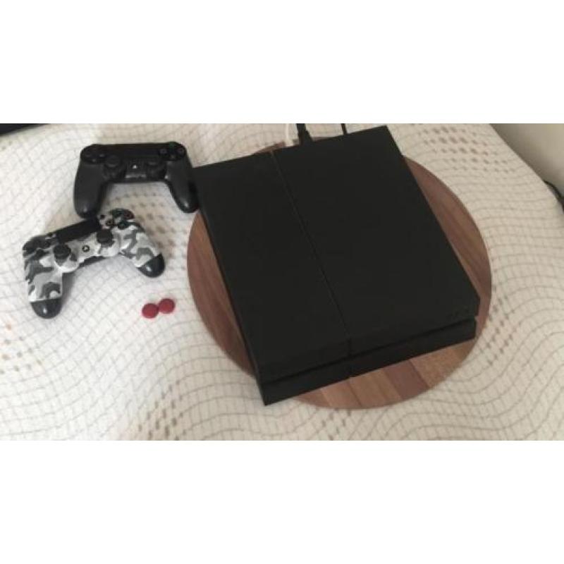 Ps4 met 1 controler en 5 spelletjes!!