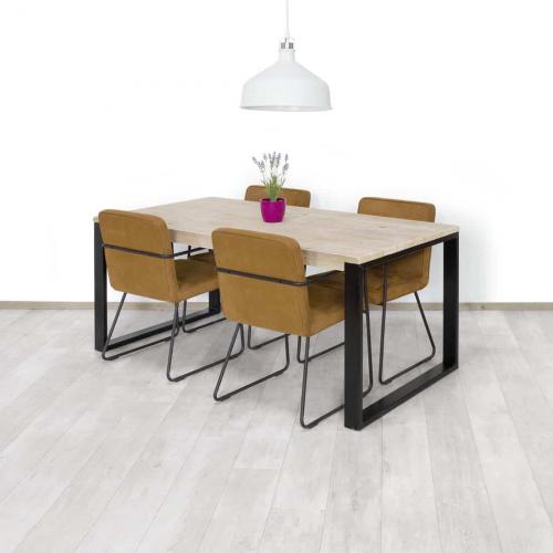 Steigerhouten tafel Spicer met subtiele O poten